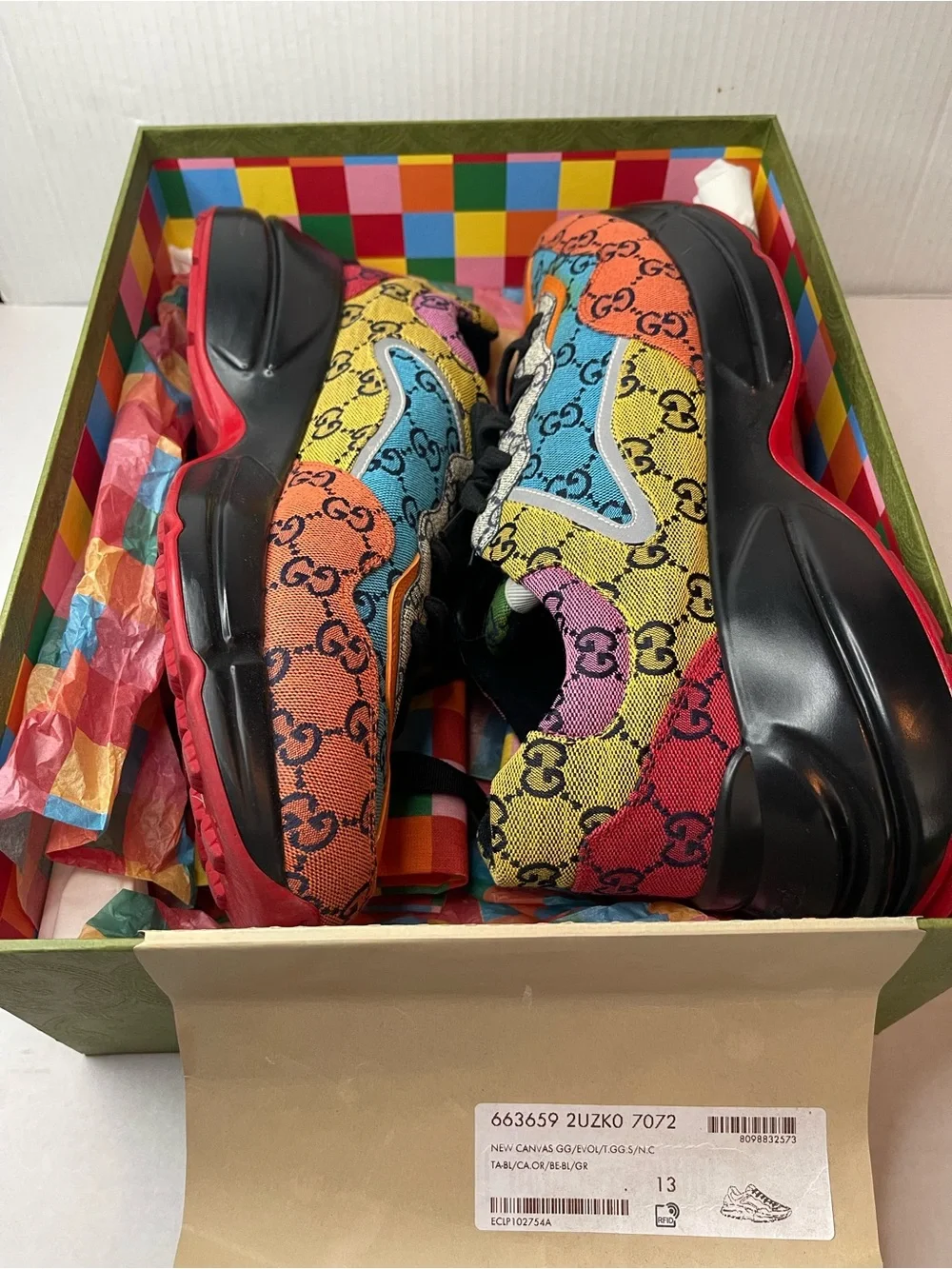 Gucci canvas gg